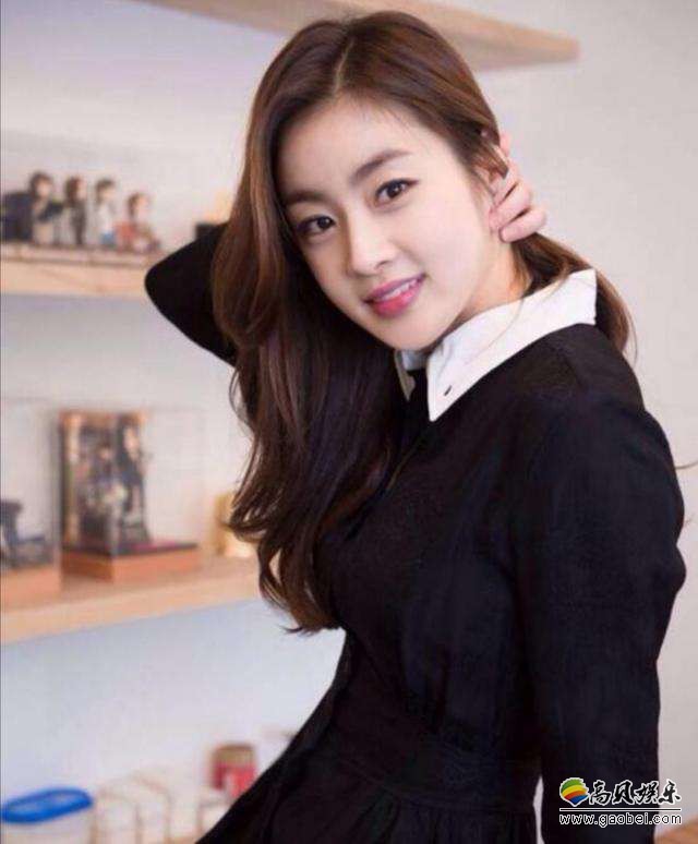 姜素拉由于疫情原因取消婚禮，取而代之直系家屬簡單用餐方式來代替儀式