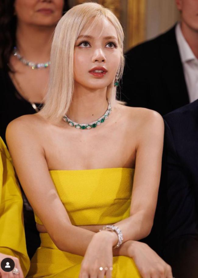 LISA近日發布一組她不久前在法國巴黎拍攝的寫真，吸引了廣大粉絲們目光