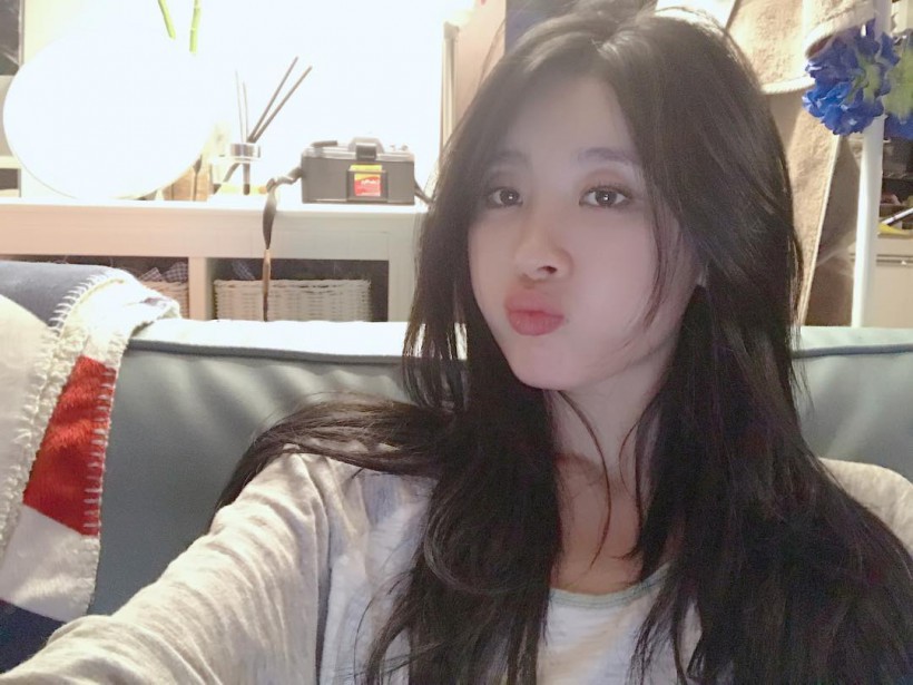Moon Hyeon-A文玄雅哪年加入所屬組合出道？她為何被稱為模特偶像？