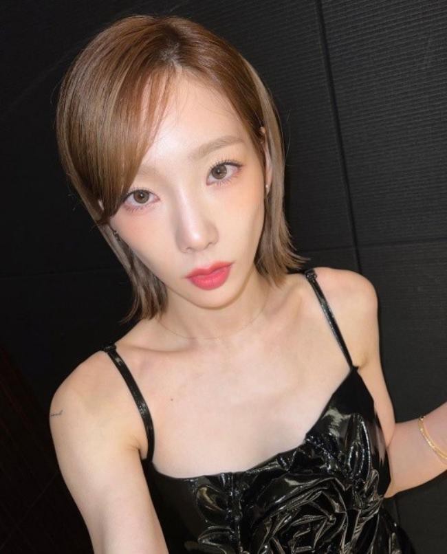 少女時代泰妍在社交網站發布近照，俏麗短發＋消瘦臉龐散發不一樣的魅力