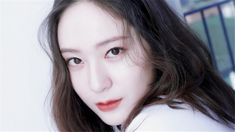 Jung Soo Jung鄭秀晶隸屬哪個女團忙內(nèi)？她為何性格靦腆總給人高冷感？
