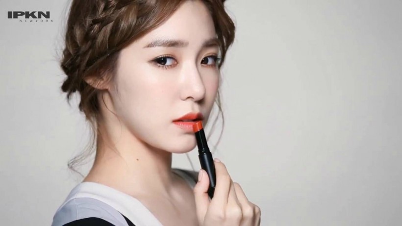 Tiffany Young黃美英是哪個女團多重國籍成員？何時發布首張SOLO專輯？