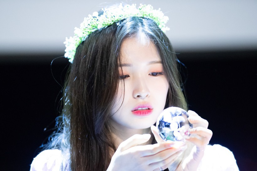 Ye-won Choi崔乂園隸屬哪個女團成員？她在何時以網絡劇首次挑戰演技？
