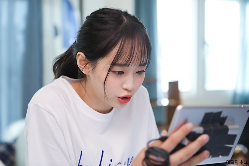 Kim Jiwoo金智雨隸屬哪個(gè)女團(tuán)成員？憑借怎樣燦爛微笑散發(fā)特有的可愛？