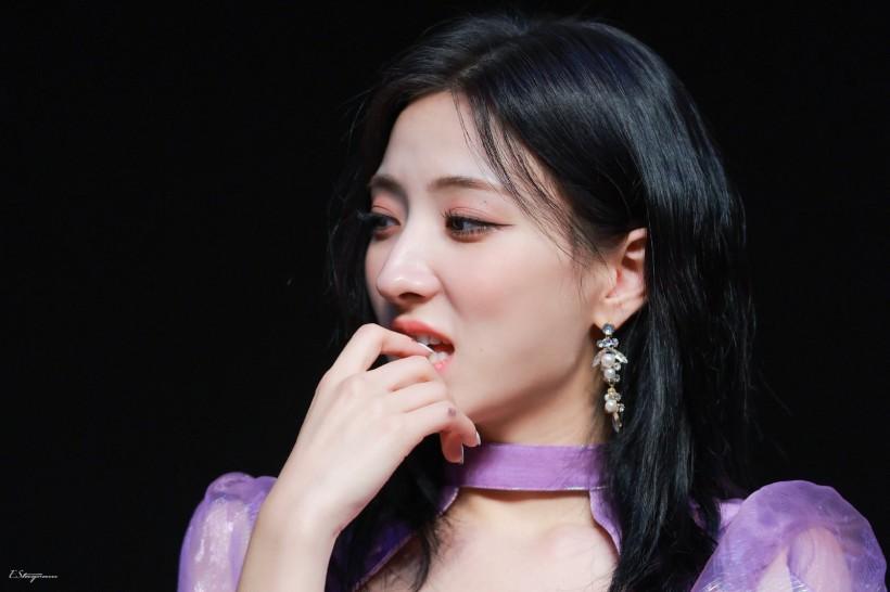 Eunseo孫周延隸屬哪個女團成員？在所屬組合中展現怎樣活潑獨特一面？