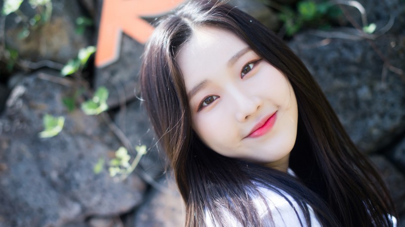 NAYUN金娜允隸屬哪個女團成員？哪年為何暫?；顒?？原本夢想是什么？