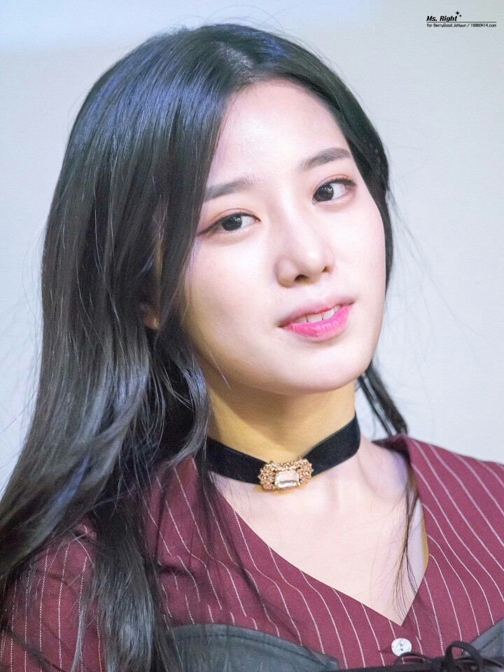 JOHYUN喬炫是哪個女子音樂組合成員？她具備什么樣的自信和魅力？