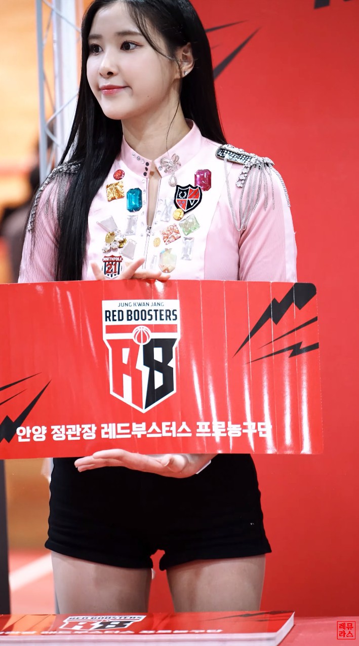 Uchae柳惠濬是哪個韓國女團成員？她在哪場球賽以啦啦隊身份出道？