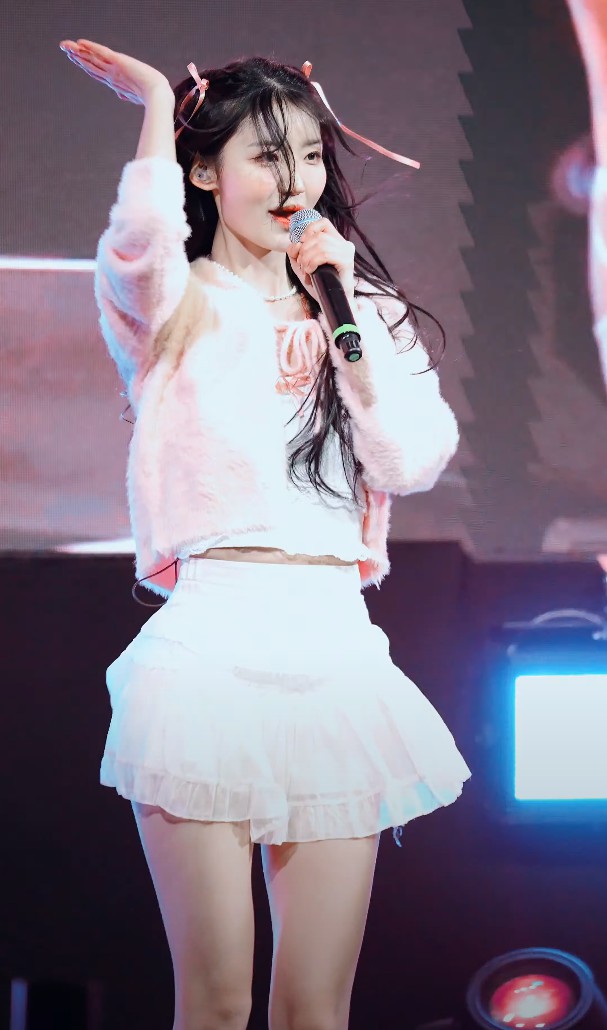 JuYeon珠妍是哪個商演女團成員？這是她在哪場慶典舞臺演出飯拍？