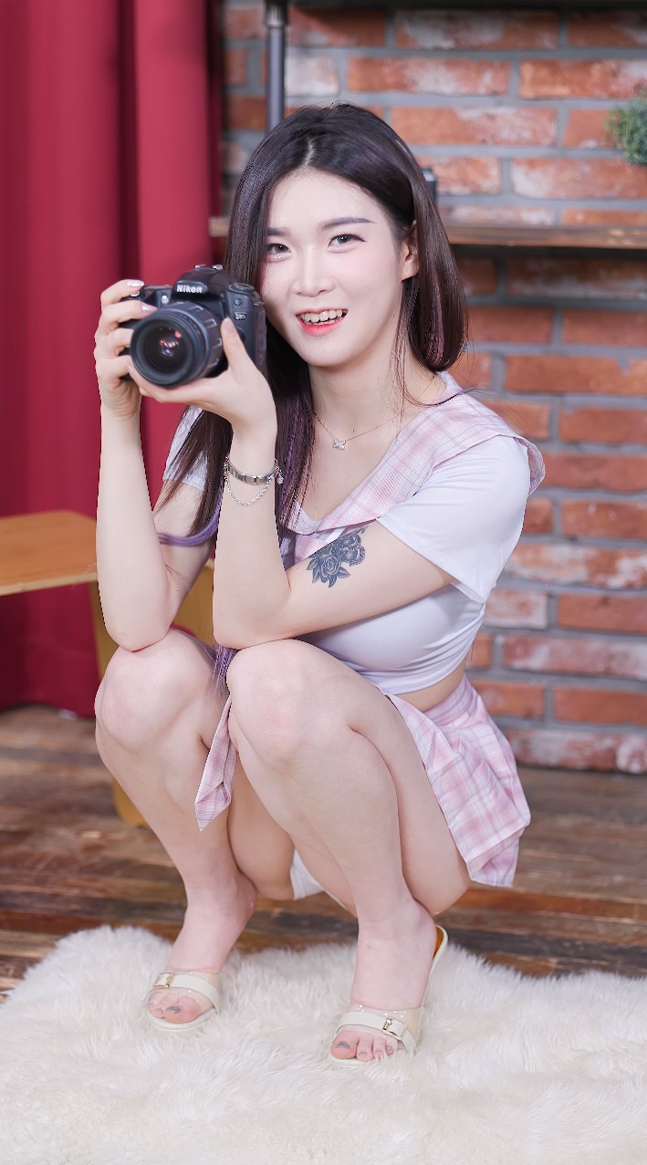HAYUN夏允是哪個性感女團成員？她在哪天的攝影會參與現場直拍？
