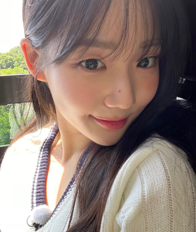 SeoYeon尹舒妍是哪個女團組合成員？在哪年發行首張迷你專輯？