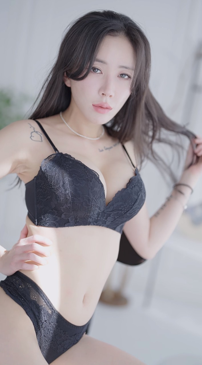 ChoiApple崔蘋果是哪里的美女模特？她的高清視頻在哪個飯拍網下載？
