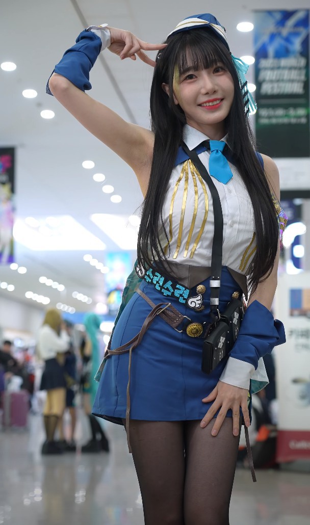 sooflower淑蓮是來自哪里的網絡女主播？她現身哪個展覽秀出黑絲美腿？