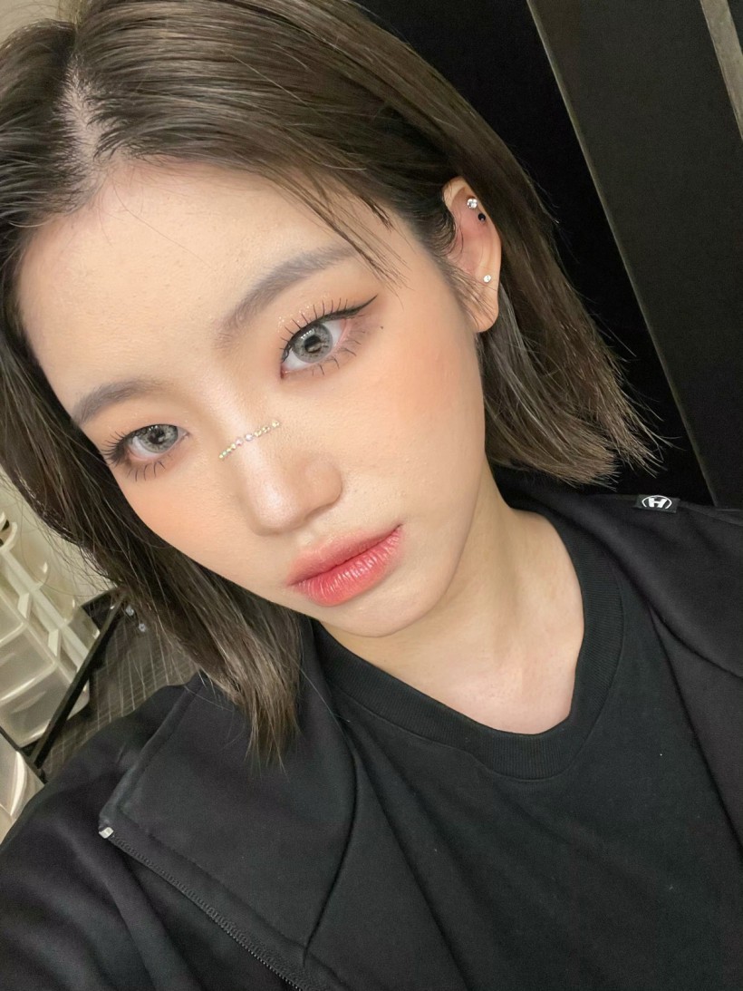 HyunBin金賢彬隸屬哪個偶像女團成員？她在哪個的勸說下開始練習說唱？