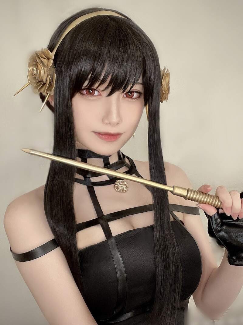Akari小川亞悠奈是哪年出生的日本女歌手？為何在動漫COS圈作品頻出？