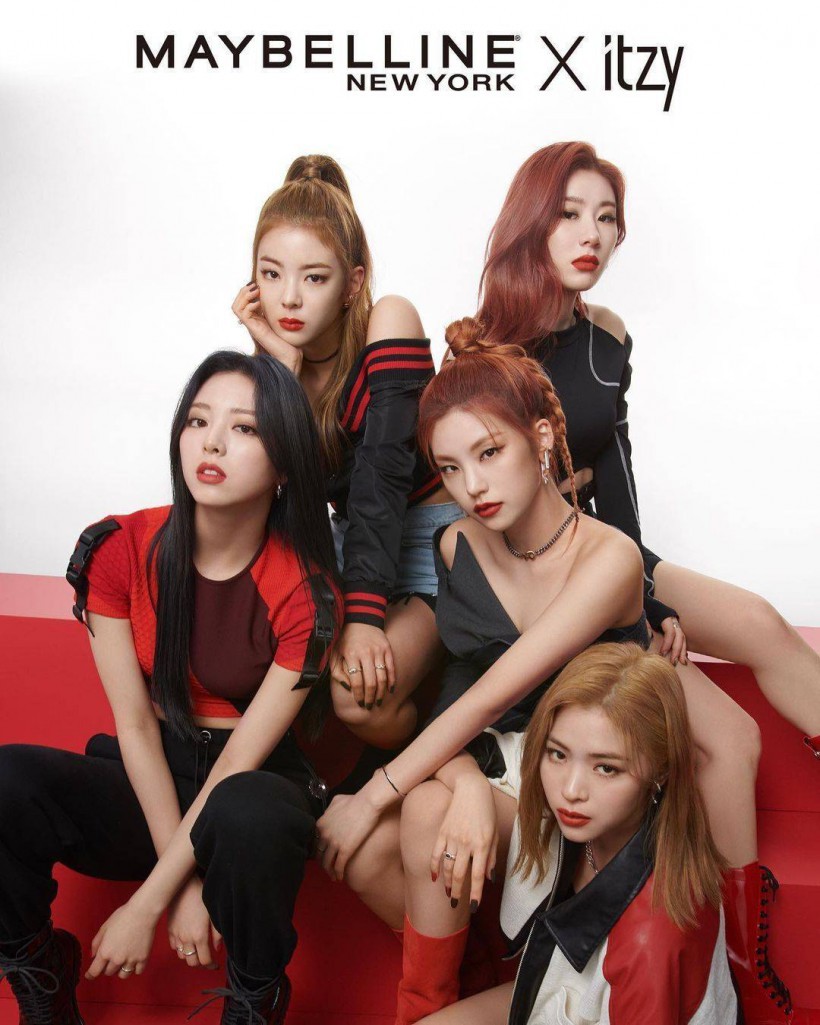 ITZY是在何時正式公開組合名稱？憑借哪首歌曲奪下出道以來首個第一名？