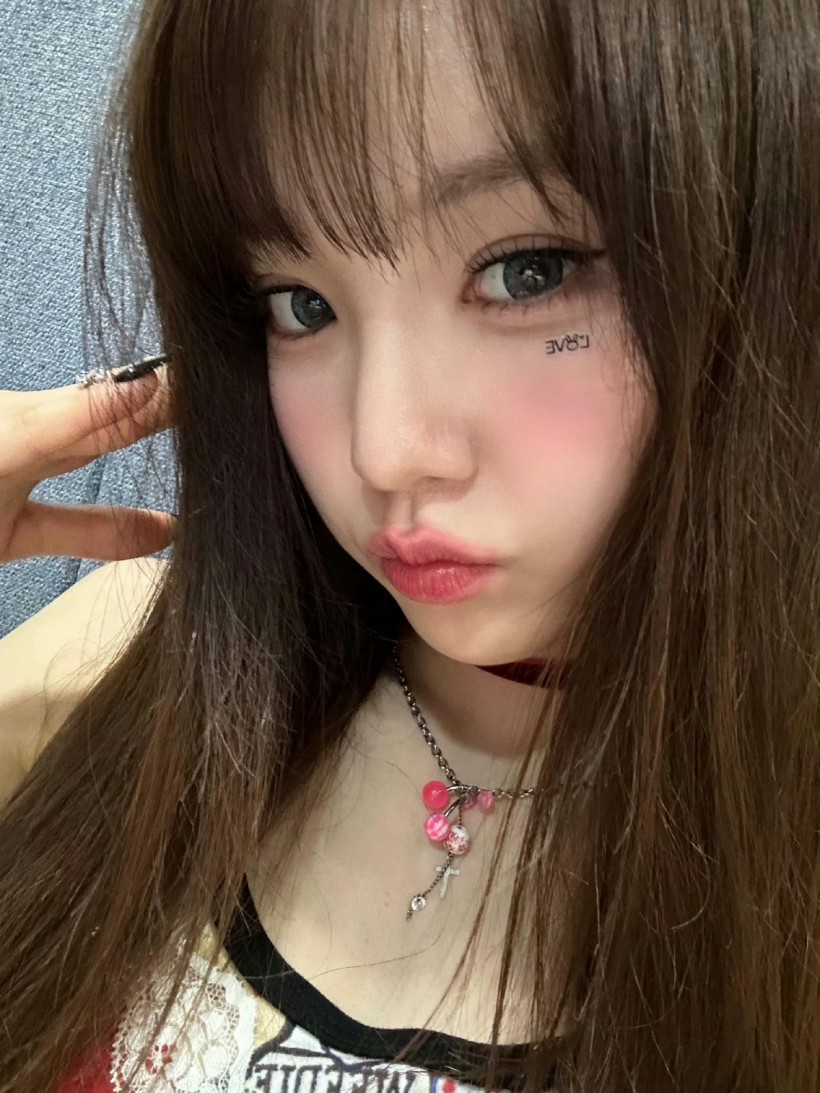NANA權娜延跟隨哪個女團出道并擔任隊長？憑借怎樣美貌吸引粉絲視線？