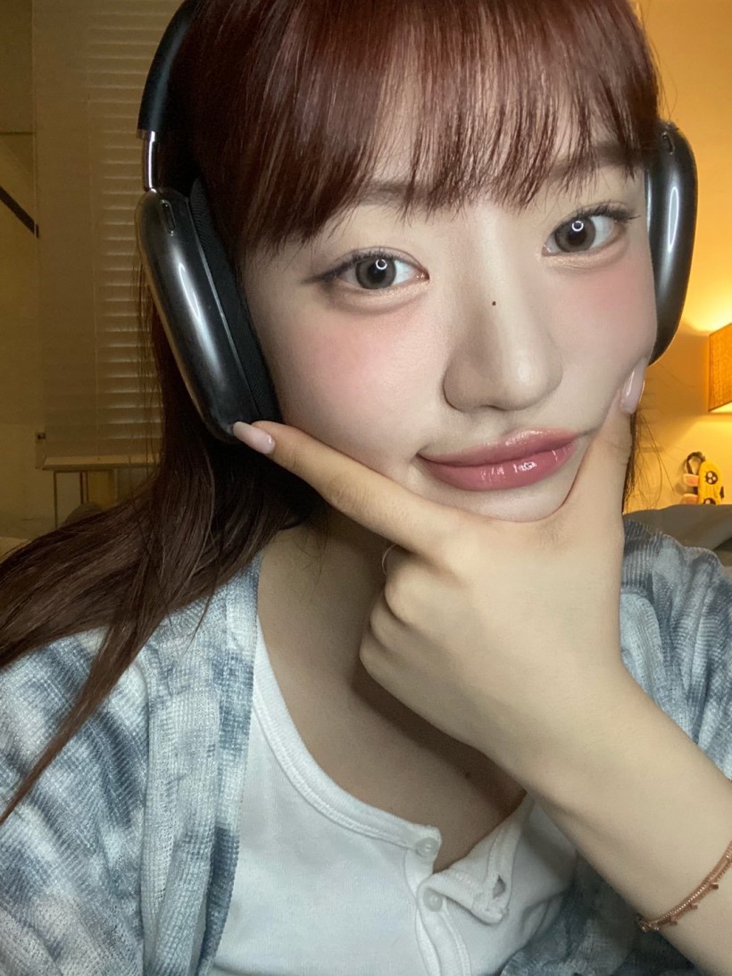 Kim Siyoon金始玧隸屬哪個唱跳組合成員？她憑借什么身份在團隊中活躍？