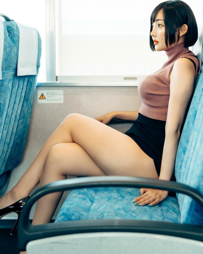 Ayaka M絢香是哪個島國美腿女模特？憑借怎樣身材比例令腿控欲罷不能？